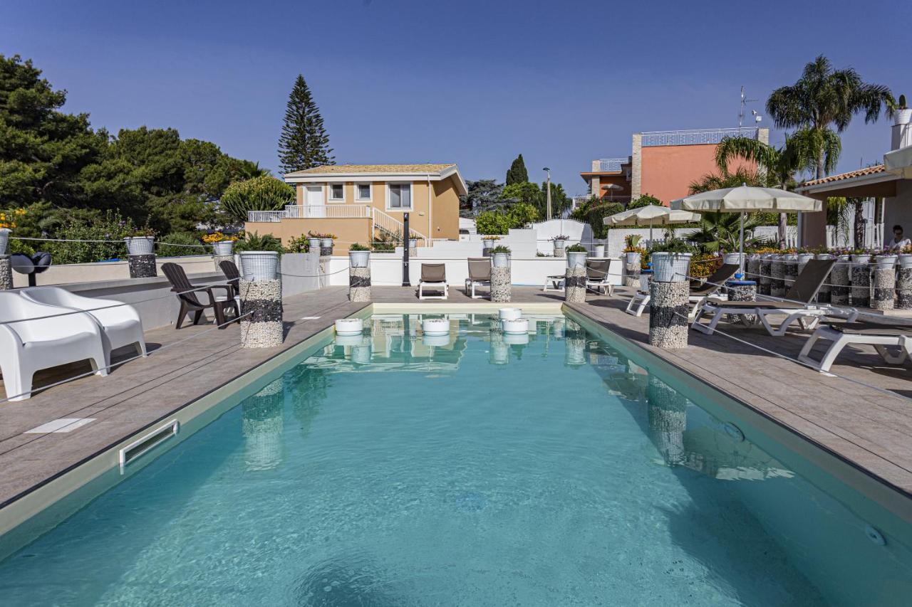 Small Luxury Apartments Pool And Sea View - Stella Del Mare Fontane Bianche Buitenkant foto