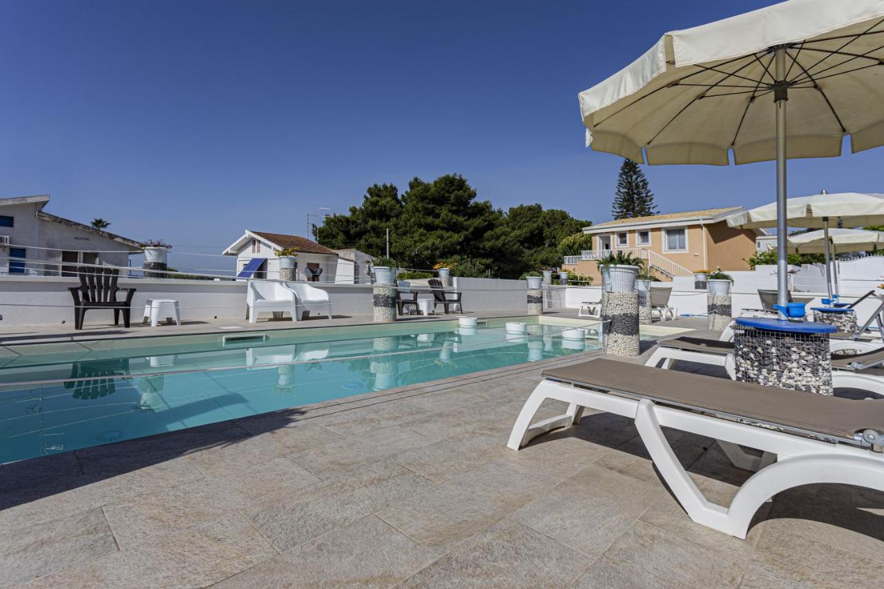 Small Luxury Apartments Pool And Sea View - Stella Del Mare Fontane Bianche Buitenkant foto